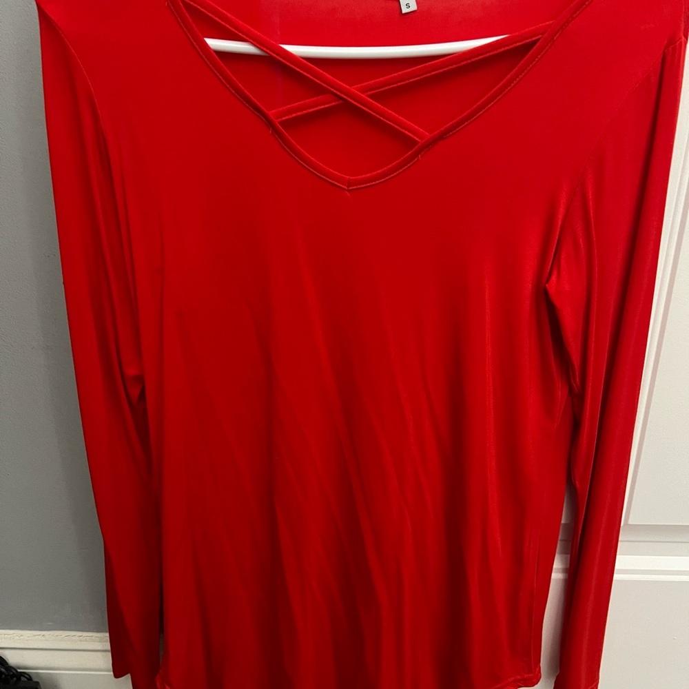 New red long sleeve top